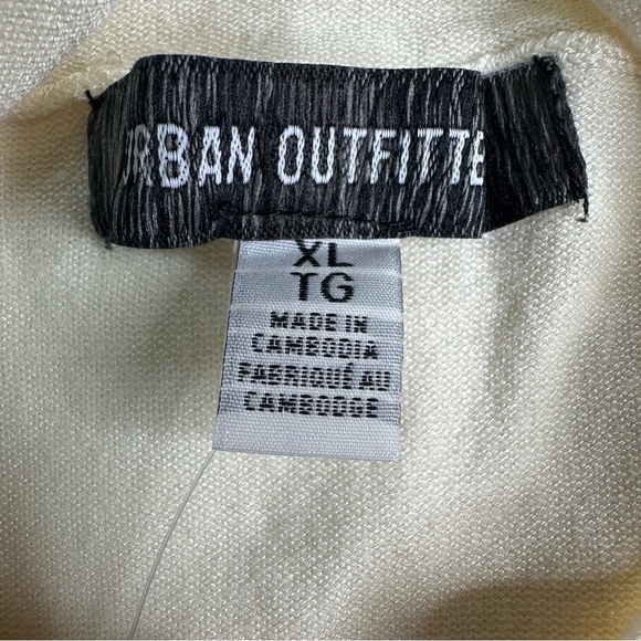 NWT Urban Outfitters Mock Neck Cropped Sweater. Size XL - Picture 5 of 9